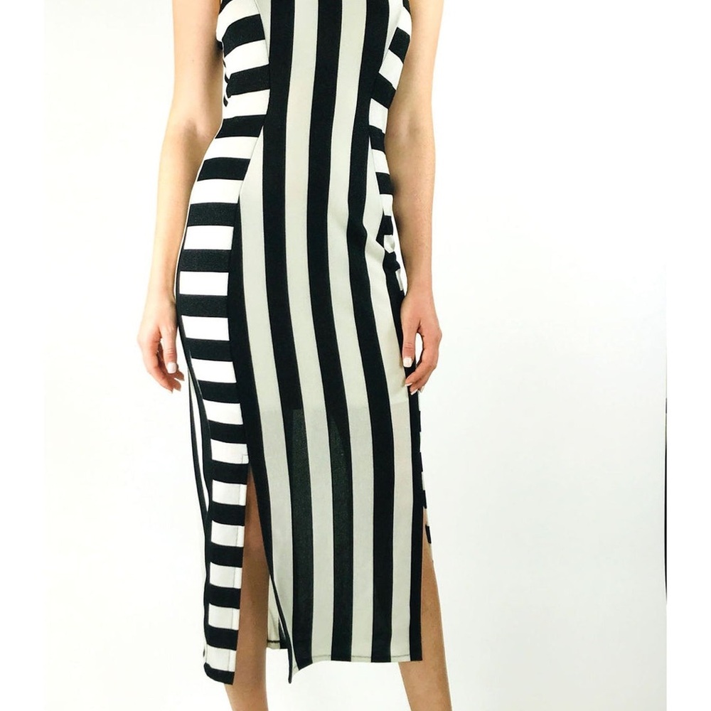 NWT KARINA Sleeveless Princess Seam
Fitted Striped Dress Size XS - Picture 2 of 6